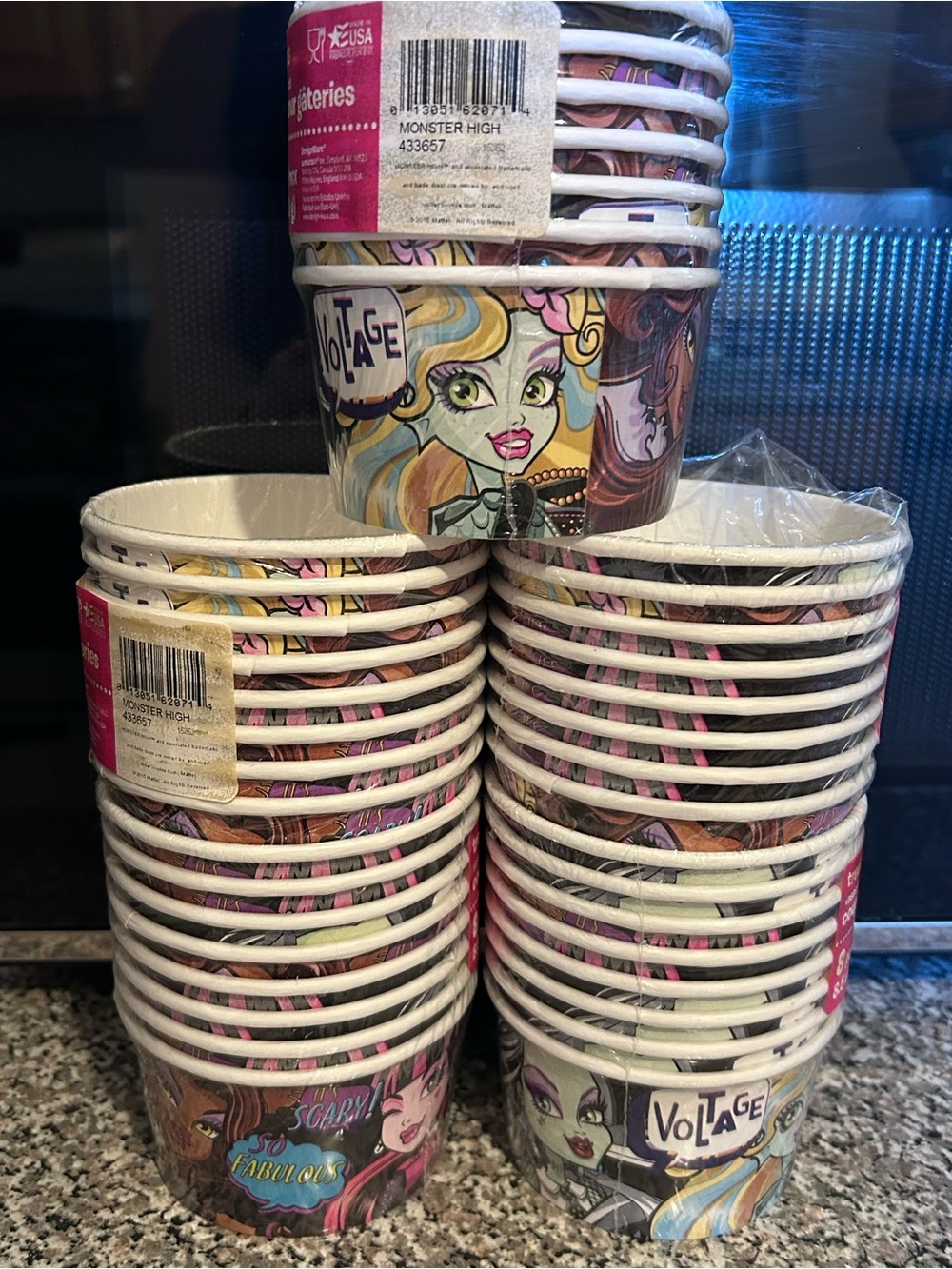 39 Old Stock Monster High Treat Cups 4 Sealed Packages & 1 Open Party Supplies